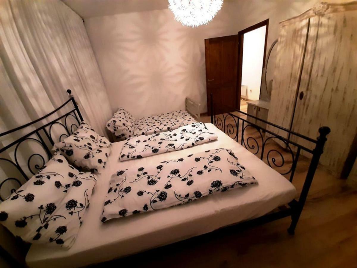 2 Bedroom Apartment Near Heroes Square Budapest Exterior foto